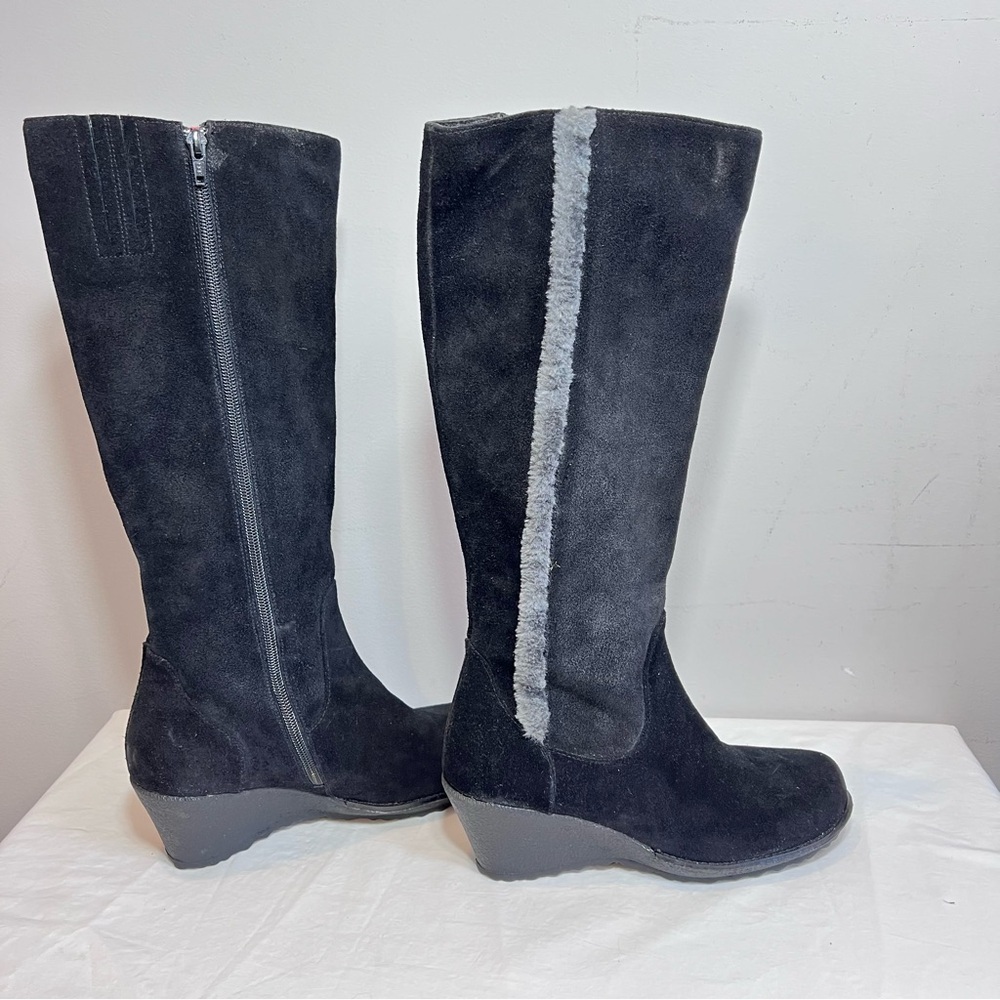 Coldwater Creek black suede wedge boots with fur trim accents side zip size 8